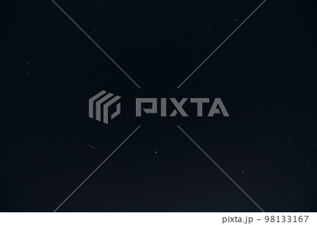 北杜市白州町、未明の空高く昇った春の大曲線 98133167