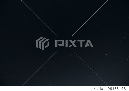 北杜市白州町、未明の空高く昇った春の大曲線 98133168