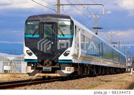 【JR東日本】E257系2500番台「踊り子」（伊豆箱根鉄道駿豆線：原木〜韮山） 98134473