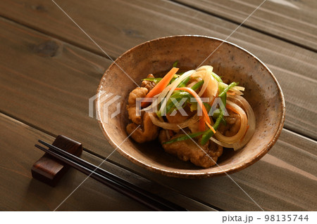 鶏の南蛮漬け 98135744