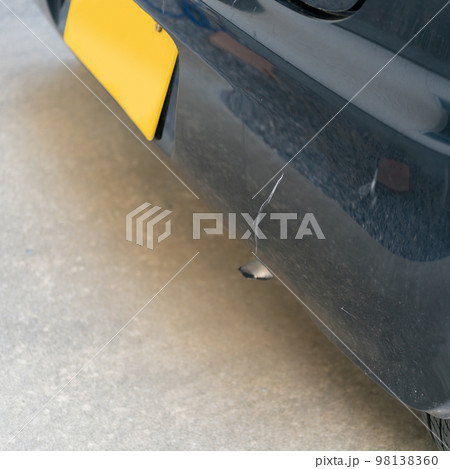 車のキズ 98138360