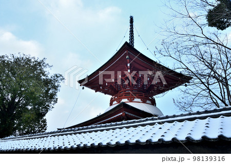 慈尊院(高野山町石道の出発点、多宝塔) 【和歌山県九度山町】 慈尊院(高野山町石道の出発点、多宝塔) 【和歌山県九度山町】 98139316