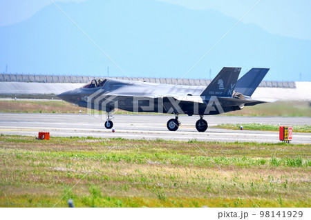 ステルス戦闘機F-35B ステルス戦闘機F-35B 98141929