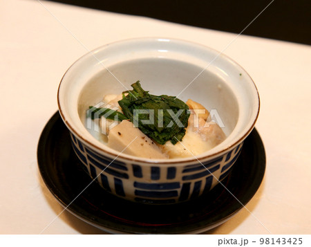 祇園 祇園花見小路 祇園割烹 正月料理 京料理 日本料理 懐石料理 和風懐石 和食 懐石コース 祇園 祇園花見小路 祇園割烹 正月料理 京料理 日本料理 懐石料理 和風懐石 和食 懐石コース 98143425