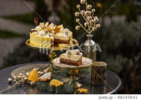 Chocolate mousse cake Chocolate mousse cake 98145641