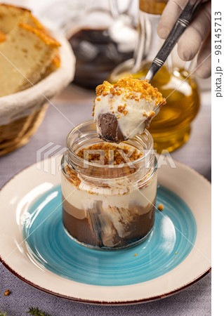 Layered mousse 98145713