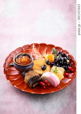 おせち、おせち料理、お正月、正月、季節、料理、食べ物、正月料理、黒豆、数の子、イクラ、エビ、伊達巻、 おせち、おせち料理、お正月、正月、季節、料理、食べ物、正月料理、黒豆、数の子、イクラ、エビ、伊達巻、 98145885
