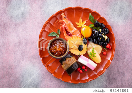 おせち、おせち料理、お正月、正月、季節、料理、食べ物、正月料理、黒豆、数の子、イクラ、エビ、伊達巻、 98145891