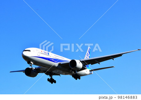 大阪国際空港　ANA　飛行機　着陸態勢　千里川尻 98146883
