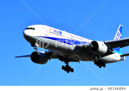 大阪国際空港　ANA　飛行機　着陸態勢　千里川尻 98146884