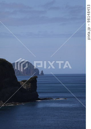 積丹半島美国黄金岬から北の海を望む 98148453