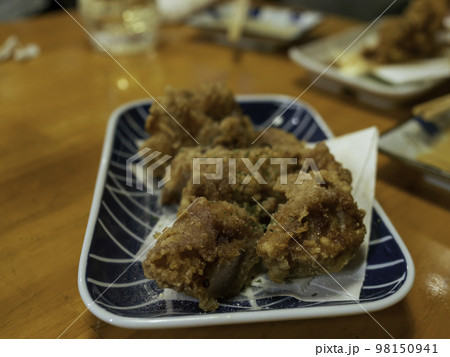 居酒屋の軟骨唐揚げ 居酒屋の軟骨唐揚げ 98150941