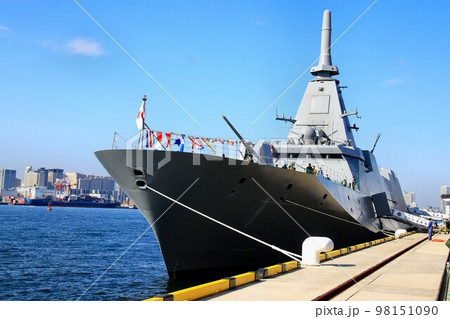 近未来的な容姿で日本の海と空を護る…多機能な護衛艦FMMもがみ 98151090