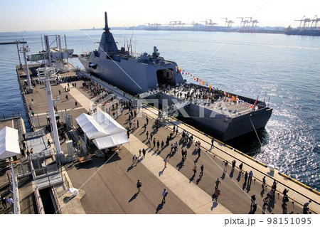 近未来的な容姿で日本の海と空を護る…多機能な護衛艦FMMくまの 近未来的な容姿で日本の海と空を護る…多機能な護衛艦FMMくまの 98151095