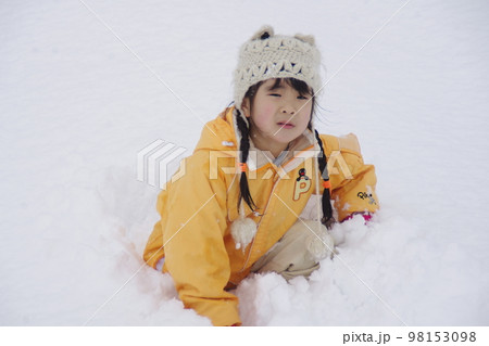 雪遊び 98153098
