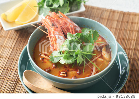 トムヤムクン 98153639