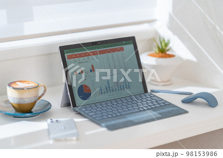 総務　経理　事務職　営業事務　一般事務　事務スタッフ　表計算　グラフ 98153986