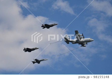 在日米軍機の空中給油 98155148