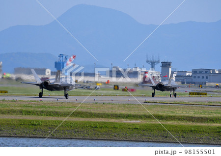 ステルス戦闘機F-35B タキシング ステルス戦闘機F-35B タキシング 98155501
