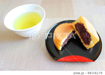 太鼓焼と緑茶 98156179