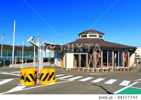 【徳島県】晴天の阿波海南駅（阿佐海岸鉄道　DMV） 98157744