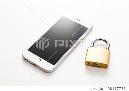 スマホのセキュリティー 白バック スマホのセキュリティー 白バック 98157776