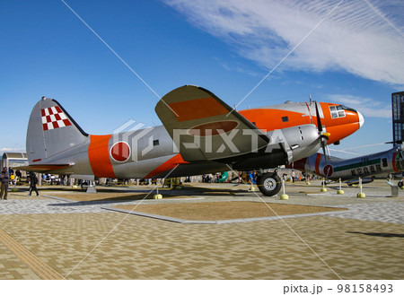 用途廃止展示されている航空自衛隊の輸送機C-46D 98158493