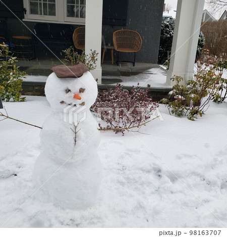 子どもと作るアメリカンスタイルの雪だるま 子どもと作るアメリカンスタイルの雪だるま 98163707