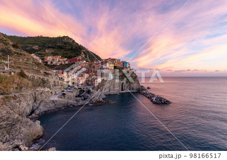 Small touristic town on the coast, Manarola, Italy. Cinque Terre Small touristic town on the coast, Manarola, Italy. Cinque Terre 98166517