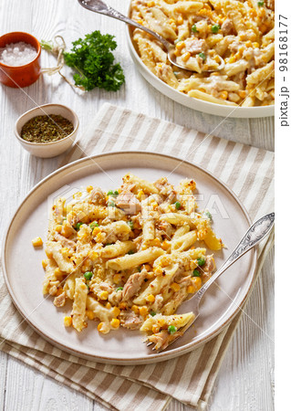 portion of Tuna Mornay on plate, top view 98168177