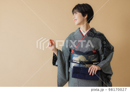 黒い絞りの訪問着　　 98170027