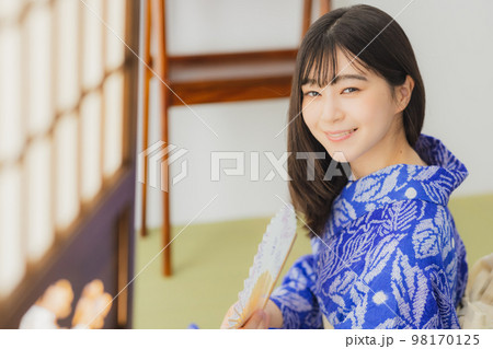有松絞りの浴衣 和室 有松絞りの浴衣 和室 98170125