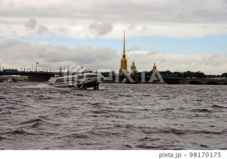 サンクトペテルブルグのペトロパブロフスク要塞 98170175