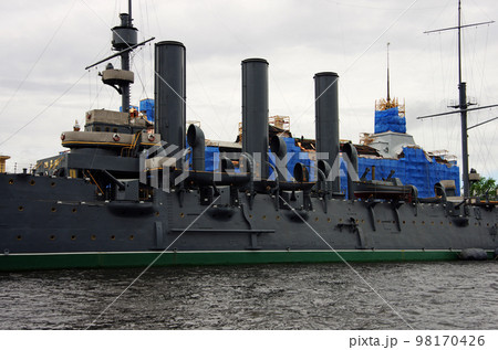 サンクトペテルブルグのバルチック艦隊生き残りの巡洋艦 98170426