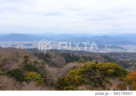 日本平夢テラス(久能山東照宮)から眺める静岡・東静岡駅、谷津山、奥大井方面 日本平夢テラス(久能山東照宮)から眺める静岡・東静岡駅、谷津山、奥大井方面 98170607