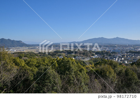 玉名市蛇ヶ谷公園から見える玉名市の町の風景 98172710
