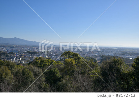 玉名市蛇ヶ谷公園から見える玉名市の町の風景 98172712