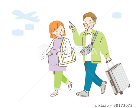 里帰り出産する妊婦さんと荷物を持つ夫 98173072