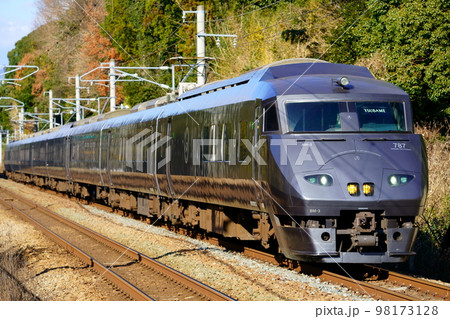 西九州新幹線アクセス列車 特急リレーかもめ（787系8両編成）の写真素材 [98173128] - PIXTA