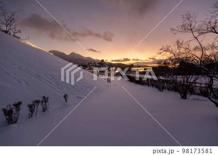 道の駅中山盆地　冬の夕景　群馬県高山村 98173581