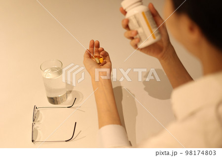 錠剤 薬品 健康 98174803