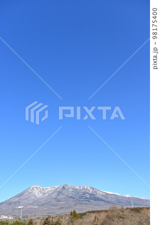 麓から見た栃木県 那須連山 の風景 麓から見た栃木県 那須連山 の風景 98175400