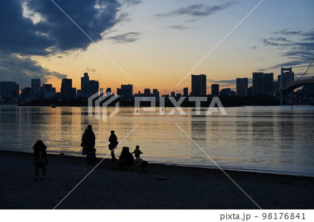 夕暮れのお台場10 夕暮れのお台場10 98176841