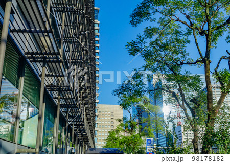 【東京の都市風景】一ツ橋周辺の都市風景（毎日新聞社本社） 98178182