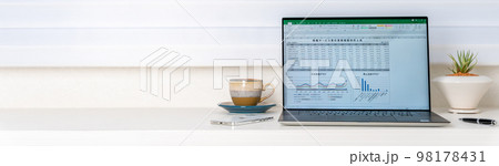 総務　経理　事務職　営業事務　一般事務　事務スタッフ　表計算　グラフ 98178431