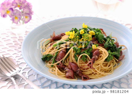 ホタルイカと菜の花のパスタ　春のパスタ 98181204
