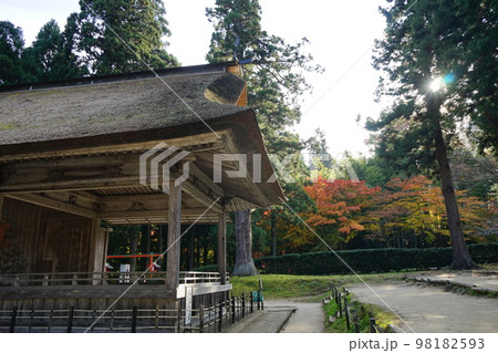 世界遺産中尊寺 白山神社と能楽殿 98182593