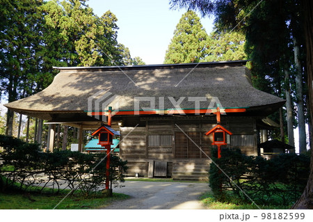 世界遺産中尊寺 白山神社と能楽殿 98182599