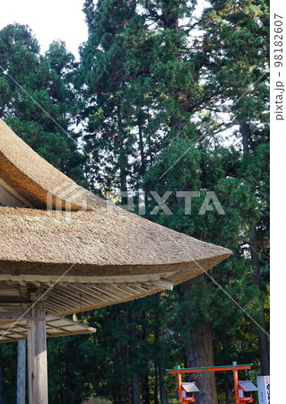 世界遺産中尊寺 白山神社と能楽殿 世界遺産中尊寺 白山神社と能楽殿 98182607