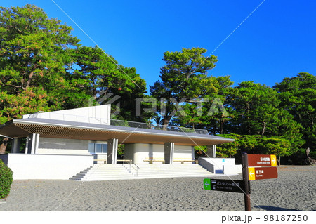 【高知県】快晴下の桂浜 98187250